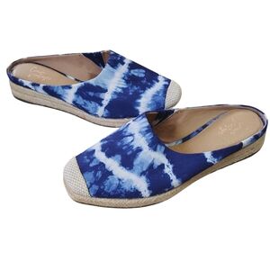 Like New Crown Vintage Espadrille Wedge Mule Blue and White Tie Dye Size 9 M